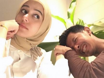 Hamil Besar Tapi Nekat Lakukan Posisi Yoga Ini, Fairuz A. Rafiq Buat Netter Ngeri