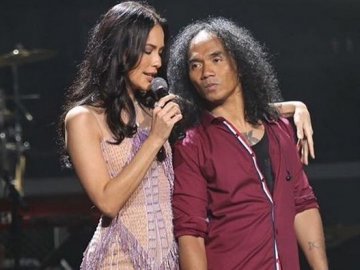 Manggung Bareng Slank, Sophia Latjuba Bikin Heboh Gara-Gara Kaki