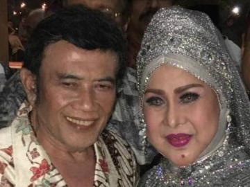 Elvy Sukaesih Drop Tak Bisa Temui Dhawiya, Rhoma Irama Beri Dukungan