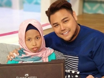 Ivan Gunawan Pamerkan Desain Gadis Tunagrahita Ini di Produk Hijabnya, Netter: Bagus Banget