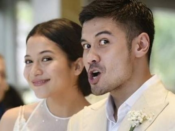 Sederhana Penuh Makna, Potret Hitam Putih Mesranya Chico Jericho & Putri Marino Pasca Menikah