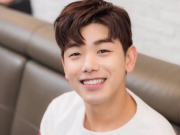 Inilah Alasan yang Buat Eric Nam Tak Bisa Berkomunikasi dengan Solar Mamamoo Usai 'We Got Married'