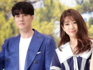 PD Na Ungkap Perbedaan Gaya Hidup Park Shin Hye & So Ji Sub di Preskon 'Little House in the Forest'