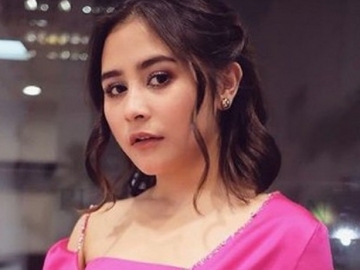 Nyanyikan Lagu Ini Saat Neneknya Ultah, Prilly Latuconsina Jadi Sorotan