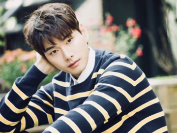 Lee Yi Kyung Bahas Soal Kerja Bareng Pacar di 'Laughter in Waikiki', Penasaran?