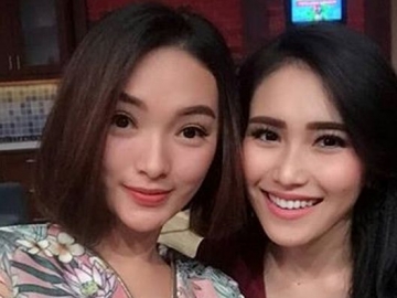 Akrab di Depan Kamera, Begini Sebenarnya Hubungan Ayu Ting Ting-Zaskia Gotik