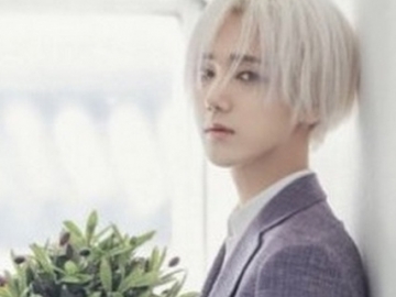 Yesung SuJu Tampil Keren nan Stylish di Bandara, Netter: Tidak Cocok