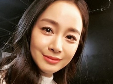 Ceria di Foto Terbaru, Netter Komentari Kemampuan Selfie Kim Tae Hee