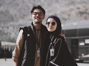 Putuskan Berhijrah, Ricky Harun dan Istri Tanggapi Santai Pertanyaan Sahabat