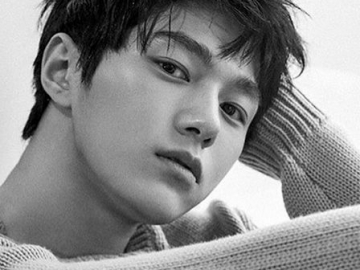 Pamer Senyum Manis Sebagai Hakim di ‘Miss Hammurabi’, L Infinite Bikin Fans Terpesona