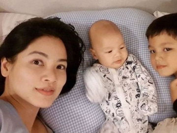 Nonton TV Bareng, Tingkah Dua Anak Titi Kamal Ini Bikin Gemas Maksimal