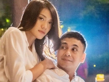 Resmi Menikah, 10 Foto Kocak Hingga Romantis Bulan Madu Raditya Dika dan Anissa Aziza