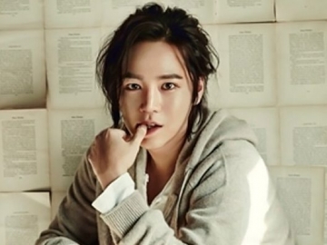 Pose Keren Sambil Merokok di Selfie Terbaru, Jang Geun Suk Malah Buat Netter Geli