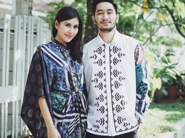 Pose Begini Bareng Suami, Syahnaz Sadiqah Sudah Hamil?