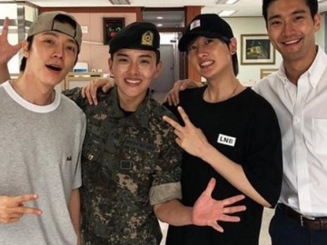 Bareng Donghae, Eunhyuk dan Siwon Super Junior Ceria Kunjungi Ryeowook yang Wajib Militer