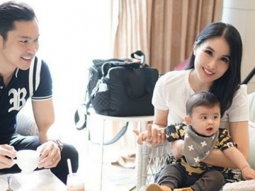 Foto Bareng Anak, Suami Sandra Dewi Malah Dinilai Lebih Menggemaskan