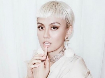 Agnes Monica Bocorkan Single Duet dengan Chris Brown, Adegan Ciuman Jadi Sorotan