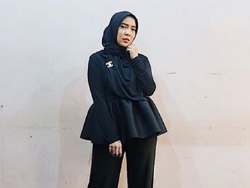 Akui Kehilangan Pekerjaan Setelah Berhijab, Fitri Tropica Tetap Santai