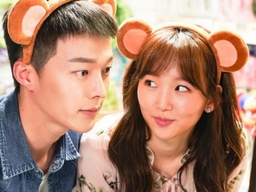 Jin Ki Joo Ungkap Hal yang Akhirnya Buatnya Nyaman Beradegan Ciuman dengan Jang Ki Yong