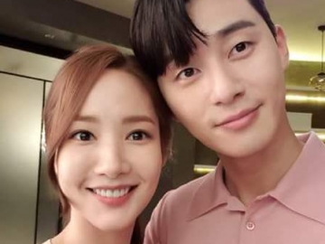 Dirumorkan Pacaran, Fans Kembali Temukan Kode Park Seo Joon dan Park Min Young Berkencan