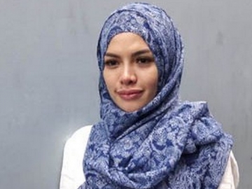 Nikita Mirzani Tiba-Tiba Pingsan Saat Siaran Langsung, Gara-Gara Tembang Mistis?