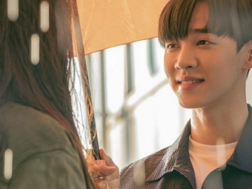 Perankan Producing Director yang Lembut, Kikwang Highlight Kagumi Song Ji Hyo di ‘Lovely Horribly'