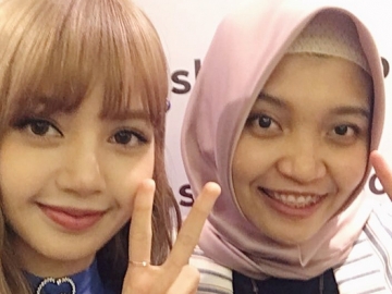 Perdana Meet and Greet di Jakarta, Lisa Black Pink Beri Kejutan Pada Penggemar Beruntung