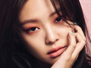 Jennie Black Pink Kesakitan Usai Pergelangan Kaki Terkena Dorongan Koper dari Seseorang, Fans Geram