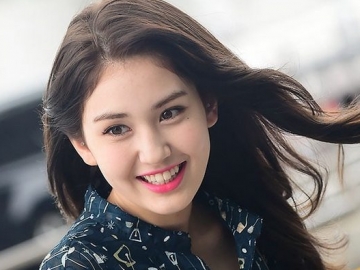 Bagikan Selfie Perdana Usai Hengkang JYP Entertainment, Jeon Somi Tuai Beragam Komentar