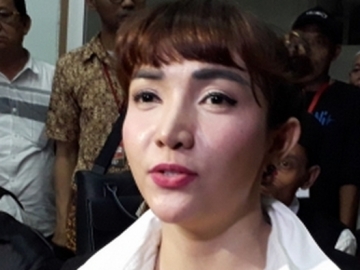 Roro Fitria Nangis Tak Kuat Hidup di Penjara, Sang Ibunda Ditolak Jadi Saksi