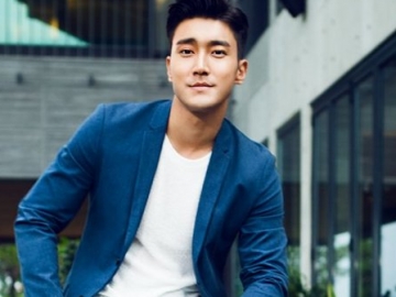 Sukses Tampil di Penutupan Asian Games, Siwon Unggah Foto Suju di Koran-Koran Indonesia