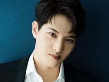 Perdana Unggah Foto Sejak Masuk Wamil, Gantengnya Lee Jong Hyun CN Blue Pakai Baju Militer