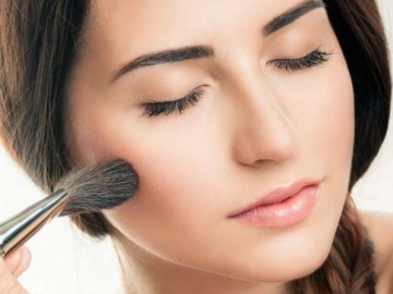 6 Tips Agar Make Up Lebih Tahan Lama Seharian