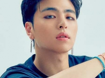 Junhoe iKON Tuai Kritikan Usai Balas Komentar Fans dari Unggahan Foto Ini di Instagram