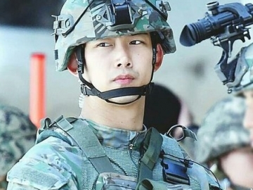 Taecyeon 2PM Tampil Gagah di Perayaan Hari Angkatan Bersenjata Korea, Netter Semakin Kagum