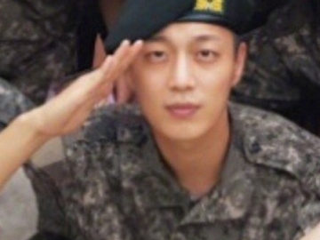 Obati Kerinduan Fans, Yoon Doo Joon Highlight Tulis Surat yang Panjang dari Militer 