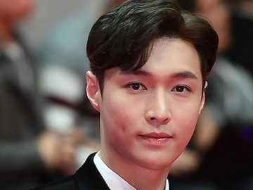 Super Ganteng Hadiri Busan International Film Festival, Lay EXO Bikin Netter Menjerit