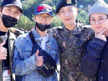 Yoon Doo Joon Selesaikan Pelatihan Dasar Militer, Member Highlight Tunjukkan Dukungannya