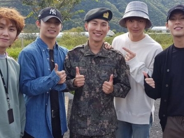 Eunkwang Selesaikan Pelatihan Dasar Militer dengan Skor Tinggi, Sungjae cs Ucapkan Selamat