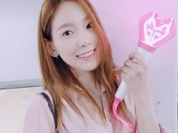 Awas Terpesona, Intip Cerianya Tae Yeon Pamerkan Light Stick Resmi SNSD di Video Ini