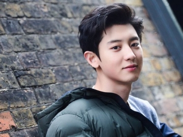 Unggah Foto Ini, Chanyeol Bagikan Kompaknya EXO Hadir di Pernikahan Kakaknya