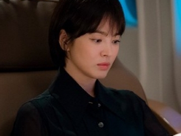 Bergaya Elegan, Song Hye Kyo Tampak Melankolis di Foto Teaser Perdana Drama 'Encounter'
