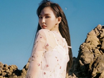 Kolaborasi dengan John Legend, Wendy Red Velvet Tampil Anggun di Teaser ‘Written in the Stars’