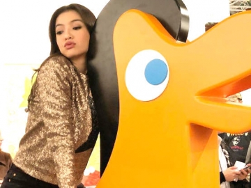 Raline Shah Selfie Bergaya Duck Face, Netizen: Cantik Mah Bebas