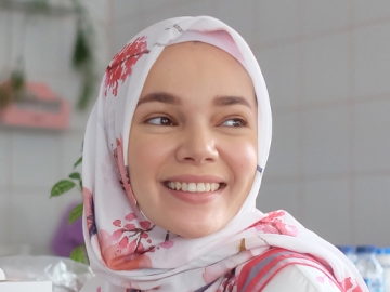 Dewi Sandra Jalani Pemotretan Bareng Artis Berhijab, Netter: Bidadari Surga