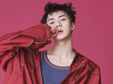 Unggah Selca Separuh Wajah Seperti Ini, Kumis Tipis Sehun EXO Bikin Fans Salah Fokus