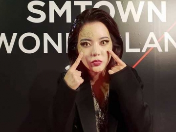 Jadi Karakter Nagini di Pesta Halloween SM, Sunny SNSD Diapresiasi J.K. Rowling