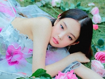 Super Elegan, Terungkap Harga Dress Jennie di Teaser 'Solo' Capai Ratusan Juta Rupiah