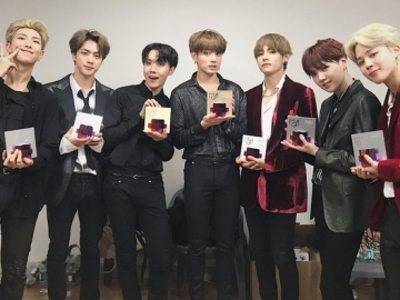Buat Fans Bangga, BTS Sukses Bawa Pulang Dua Penghargaan Daesang dari MGA 2018