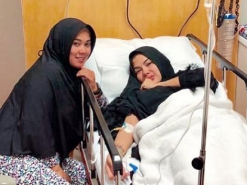 Muntah dan Kondisi Menurun Saat Umroh, Nikita Mirzani Dilarikan ke Rumah Sakit